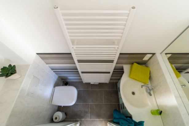 Badezimmer des Ferienhauses im Erdgeschoss